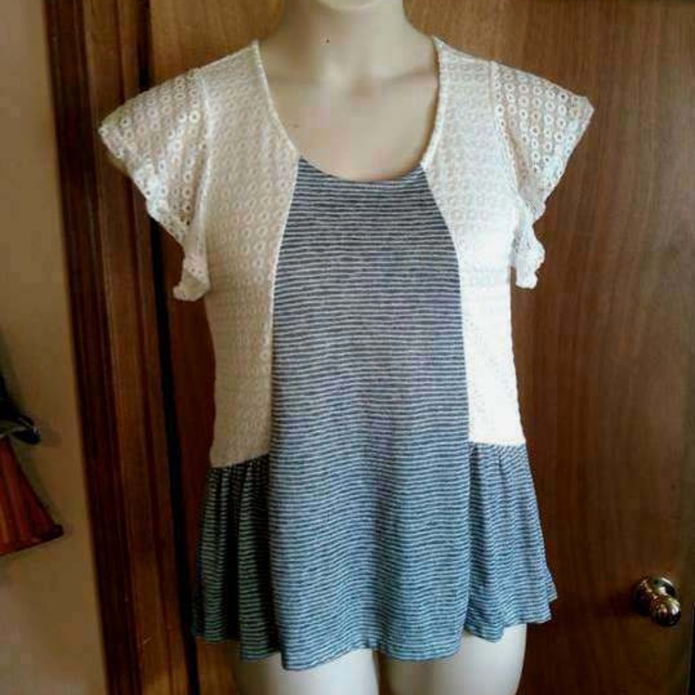 Flutter Sleeve Lace Blouse